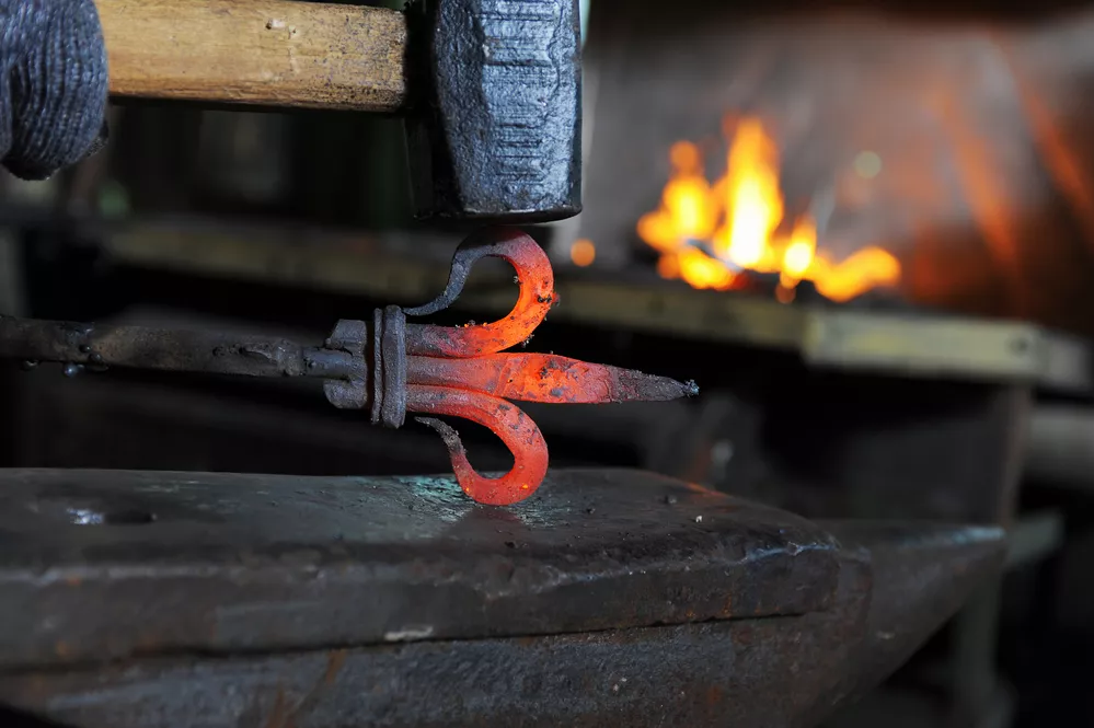 Umělecké kovářství – poznejte tradiční řemeslo a žasněte nad uměním mistrů kovářů