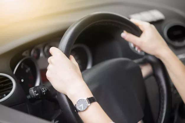Je řidičák na auto v pokročilém věku pasé? Důležité je nebát se a věřit si